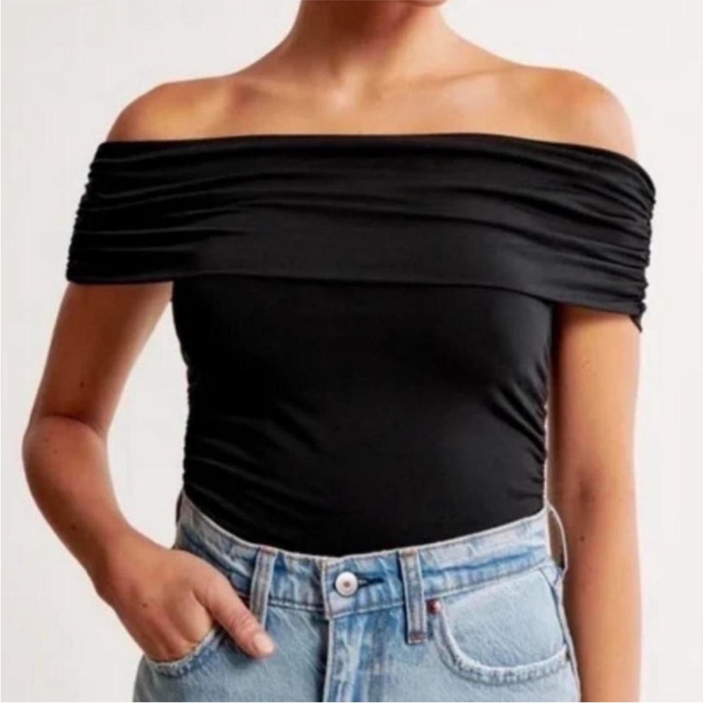 Abercrombie & Fitch Black Off-Shoulder Top